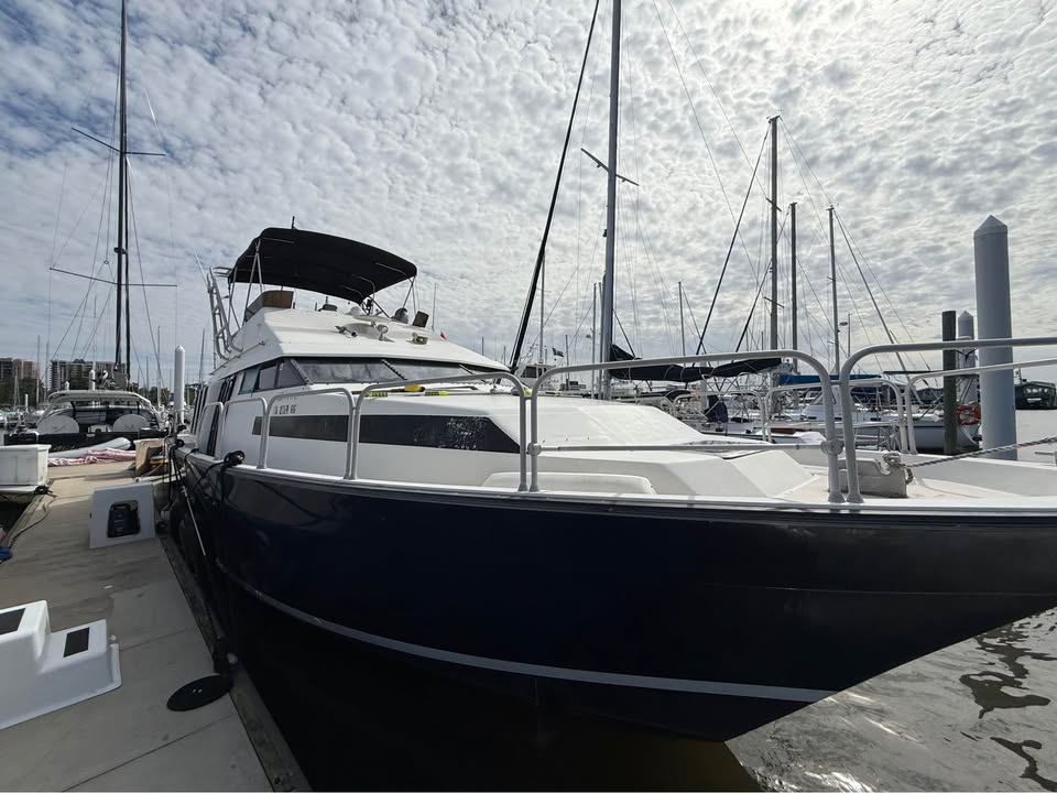 1989 Mainship Mediterranean – “Habanero”